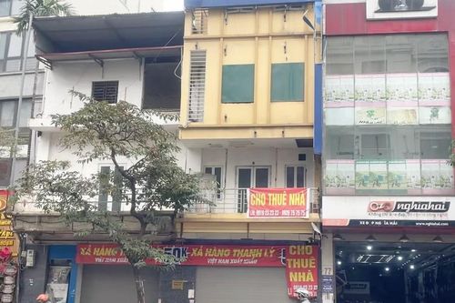 'Đất vàng' Hà Nội phủ biển cho thuê: Vì sao cuối năm vắng khách?