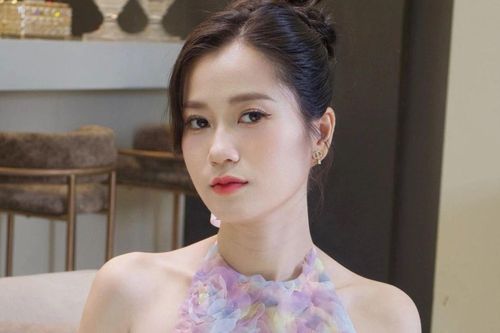 Lâm Vỹ Dạ diện váy ngắn lộ chi tiết quyến rũ 'hớp hồn', khó tin nhan sắc mẹ 2 con