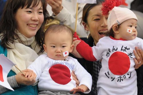 Nhật Bản chìm sâu hơn vào khủng hoảng dân số