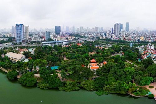 Hà Nội: Khám phá vẻ đẹp rêu phong trăm năm tại đền Voi Phục