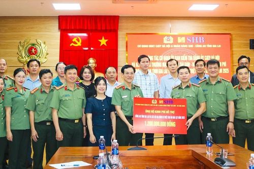 Công an TP. Hà Nội hỗ trợ 1,2 tỷ đồng giúp tỉnh Gia Lai khắc phục hậu quả bão lũ