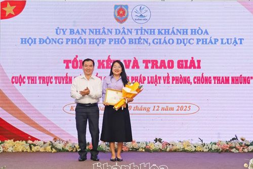 Trao giải cuộc thi trực tuyến Tìm hiểu quy định pháp luật về phòng, chống tham nhũng