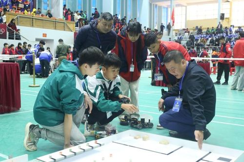Học công nghệ từ sân chơi robocon