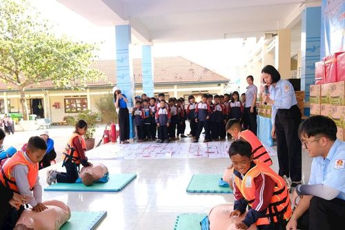 'Trường học an toàn' rèn kỹ năng cho học sinh