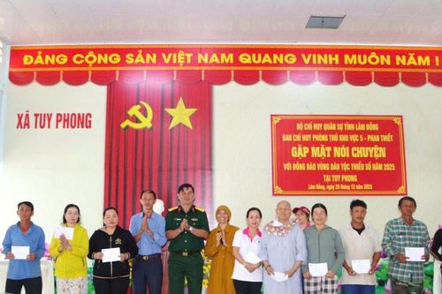Phòng thủ Khu vực 5 - Phan Thiết gặp mặt đồng bào dân tộc thiểu số xã Tuy Phong