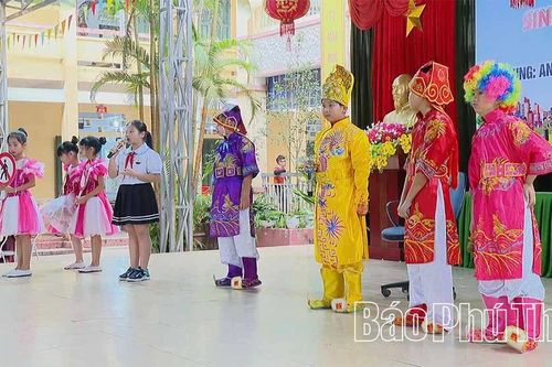 Sinh hoạt chuyên đề về an toàn giao thông và giáo dục kỹ năng công dân số cho học sinh