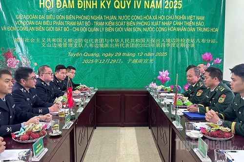 Hội đàm định kỳ giữa Đồn Biên phòng Nghĩa Thuận và lực lượng quản lý biên giới Trung Quốc