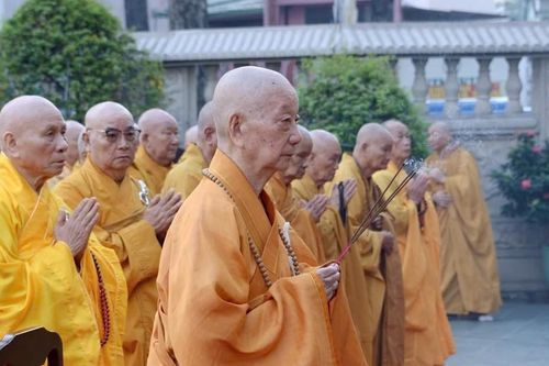 Thiêng liêng Lễ an vị xá-lợi Trái tim Bồ-tát Thích Quảng Đức vĩnh viễn tại tháp Đa Bảo - Việt Nam Quốc Tự