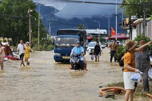 Khánh Hòa hỗ trợ người dân chưa có đăng ký cư trú bị thiệt hại nặng nề do bão lũ