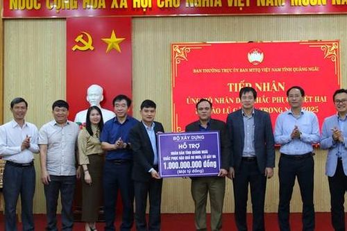 Bộ Xây dựng trao 1 tỷ đồng hỗ trợ người dân Quảng Ngãi khắc phục hậu quả thiên tai
