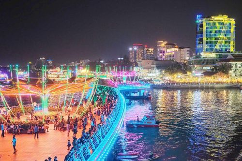 Rực rỡ sắc màu đêm khai mạc Lễ hội Văn hóa Sông nước Cần Thơ năm 2025