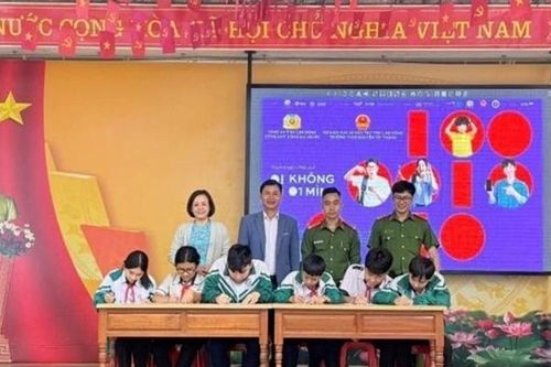 Lâm Đồng: Tăng cường tuyên truyền pháp luật, xây dựng 'trường học không pháo nổ'