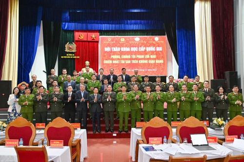 Quyết liệt thực hiện '5 đẩy mạnh' phòng, chống tội phạm lừa đảo trên không gian mạng