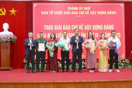 Báo chí có nhiều đóng góp quan trọng vào sự phát triển kinh tế - xã hội TP Huế