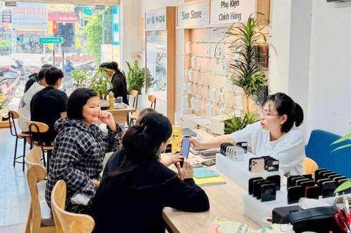 Cảnh giác 'hàng dựng', phụ kiện nhái trong thị trường điện thoại