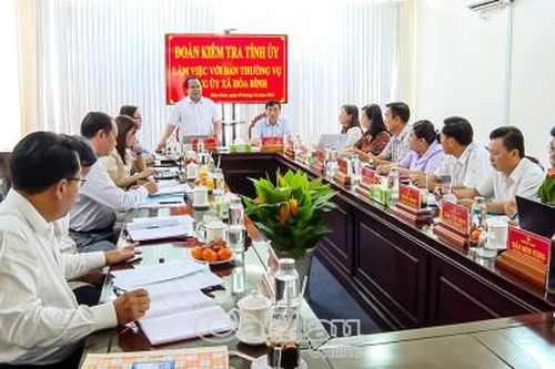 Phó Chủ tịch UBND tỉnh Nguyễn Minh Luân làm việc với xã Hòa Bình và phường Hiệp Thành