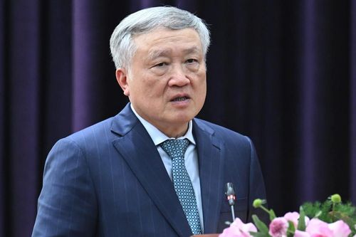 Phó Thủ tướng: Không để cán bộ 'tròn vo', quan hệ tốt lại dễ dàng thăng tiến