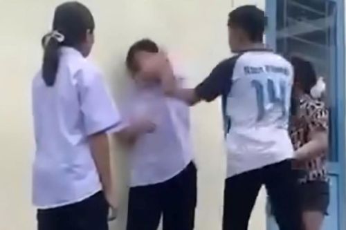 Hiệu trưởng thông tin về hình thức kỷ luật nhóm học sinh đánh hội đồng nữ sinh lớp 8 ở Đà Nẵng phải nhập viện