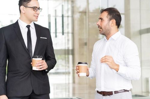 Nghe sếp khen 'bạn vất vả rồi', người EQ cao sẽ không bao giờ đáp 'không có gì'