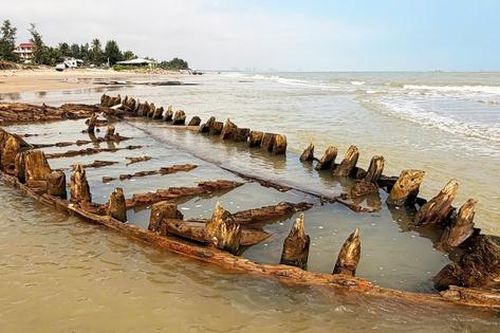 Cận cảnh tàu cổ hàng trăm năm tuổi nhiều lần xuất lộ rồi lại bồi lấp