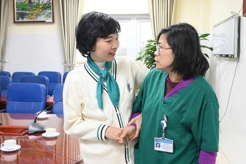 Cận Tết, bệnh nhân ghép phổi song song đầu tiên xuất viện, trở về cuộc sống bình thường