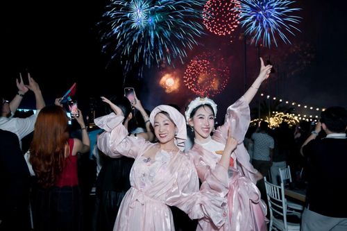 Khó đặt chỗ rooftop, nhà hàng xem pháo hoa Tết Dương lịch ở TP.HCM