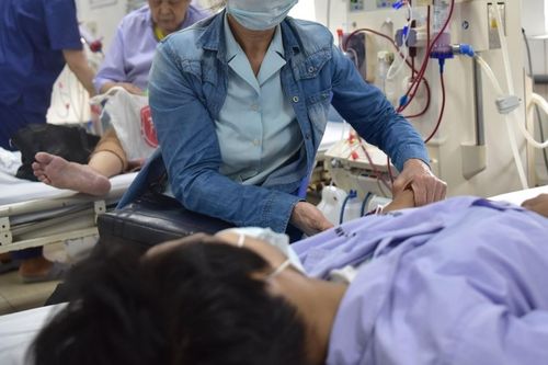 Cố chịu đau đớn nhiều năm, thận gần như hỏng lúc nhập viện