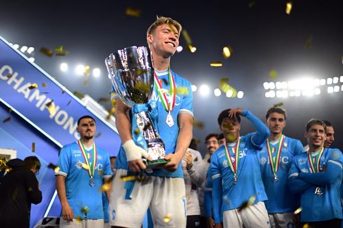 Vì sao Hojlund được Vieri bảo chứng