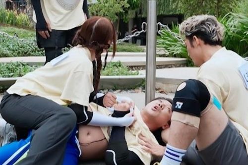 Khoảnh khắc hài hước của Uyển Ân và anh trai