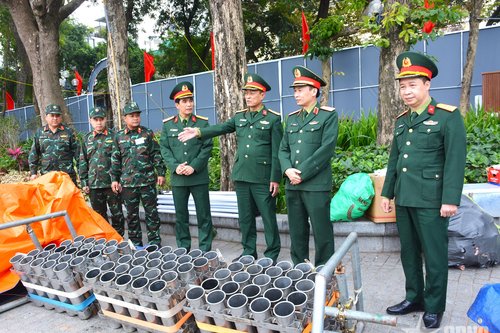 Người dân Thủ đô lần đầu tiên được ngắm pháo hoa hỏa thuật từ 3 điểm đặt giữa hồ Gươm