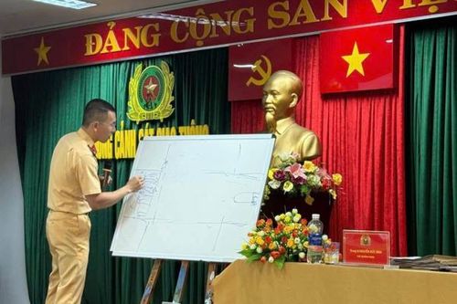 Lực lượng Cảnh sát giao thông sinh hoạt chuyên đề nâng cao hiệu quả công tác nghiệp vụ cơ bản