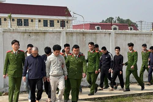 Triệt phá đường dây lừa đảo xuyên quốc gia do người Việt Nam cầm đầu
