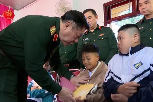 Già làng, người có uy tín là trụ cột tinh thần ở Tây Nguyên