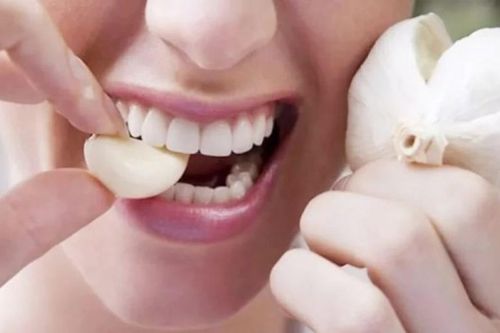 Thường xuyên ăn tỏi sống: Lợi hay hại sức khỏe?