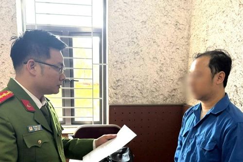 Cán bộ phường ở Quảng Ninh chiếm đoạt hơn 800 triệu đồng của người dân