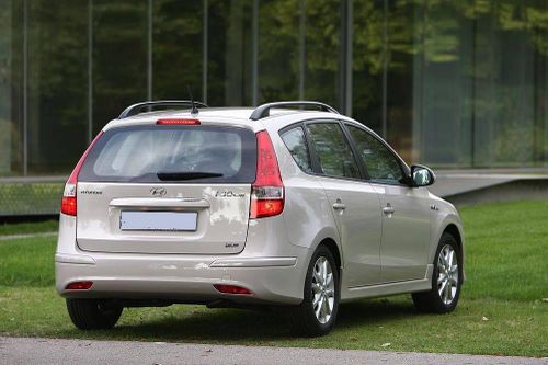 Mua ô tô đi Tết, 'tậu' được xe số tự động nào với khoảng 200 triệu?