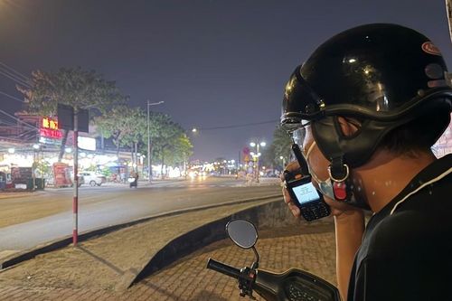 CSGT hóa trang, 'mật phục' gần quán nhậu để xử lý vi phạm nồng độ cồn ở TPHCM