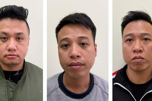 Tạm giữ hình sự 3 đối tượng đâm người trong đêm ở Hà Nội