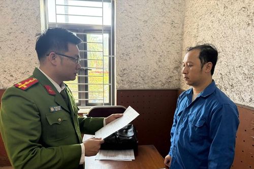 Khởi tố, bắt giam nguyên chuyên viên chiếm đoạt hơn 800 triệu đồng