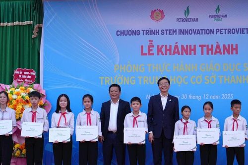 Ngôi trường thứ 3 ở Nghệ An được trao tặng Phòng thực hành giáo dục STEM trị giá 3,5 tỷ đồng