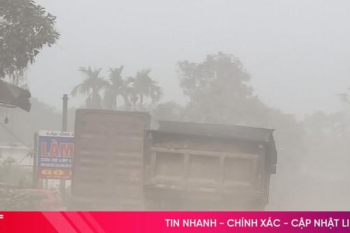 'Bão bụi' trên đường Hồ Chí Minh và Quốc lộ 15