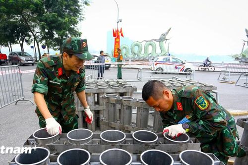 Hà Nội: Trận địa pháo hoa đã sẵn sàng trình diễn trong đêm Giao thừa Tết Dương lịch