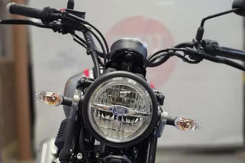 Xe côn tay Yamaha 125cc, giá hơn 77 triệu đồng