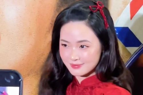 Midu rạng rỡ trong đoạn clip mới, để lộ chi tiết gây chú ý giữa tin đồn mang thai