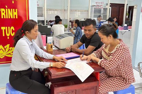Nét đẹp văn hóa công sở xã Định Hòa