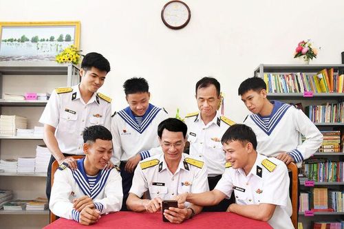 Trên 80% cán bộ, chiến sĩ Vùng 5 Hải quân nắm vững kiến thức và kỹ năng số