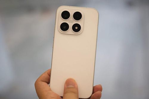 Xiaomi 17 lộ diện phiên bản mới với màn hình 6.9 inch