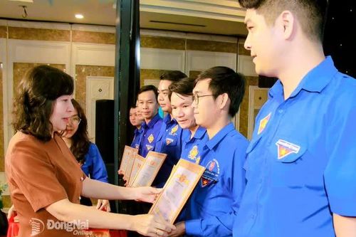 Công tác Đoàn và phong trào Thanh thiếu nhi thực hiện đạt và vượt 14/14 chỉ tiêu