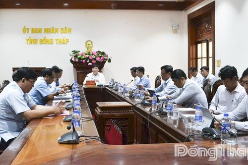 Thủ tướng chủ trì hội nghị tháo gỡ vướng mắc dự án và xây dựng nông thôn mới