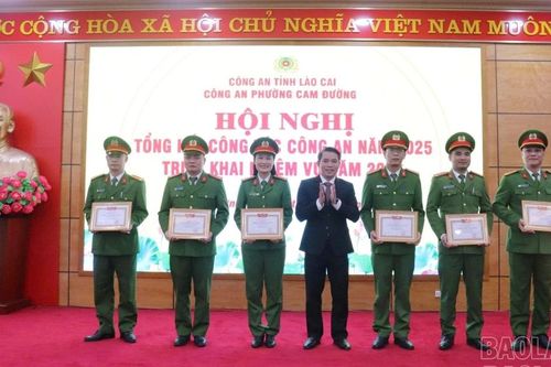 Công an phường Cam Đường nhận danh hiệu 'Đơn vị quyết thắng' năm 2025